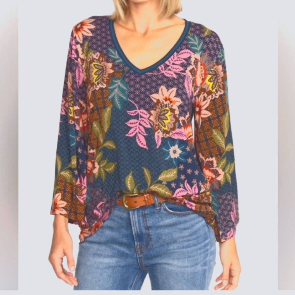 Johnny Was floral Tunic Top M 😍